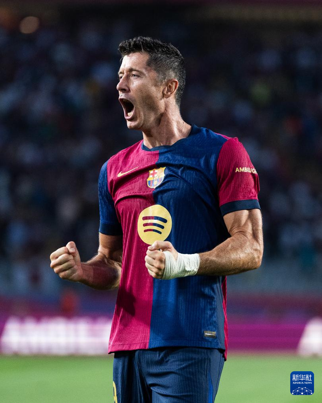 意甲英超两场焦点战，AC米兰和曼联都是大热门？小心冷门！（意甲与英超双焦点之战：AC米兰、曼联虽是热门，仍要当心爆冷）