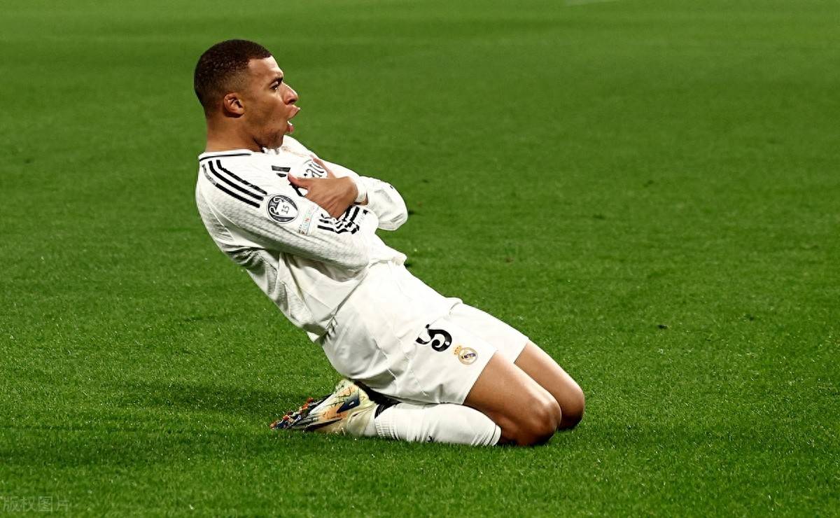 记者：纽卡一开始就计划先报价，曼联则打算先说服谢什科（记者披露：纽卡计划先递报价，曼联优先游说谢什科）