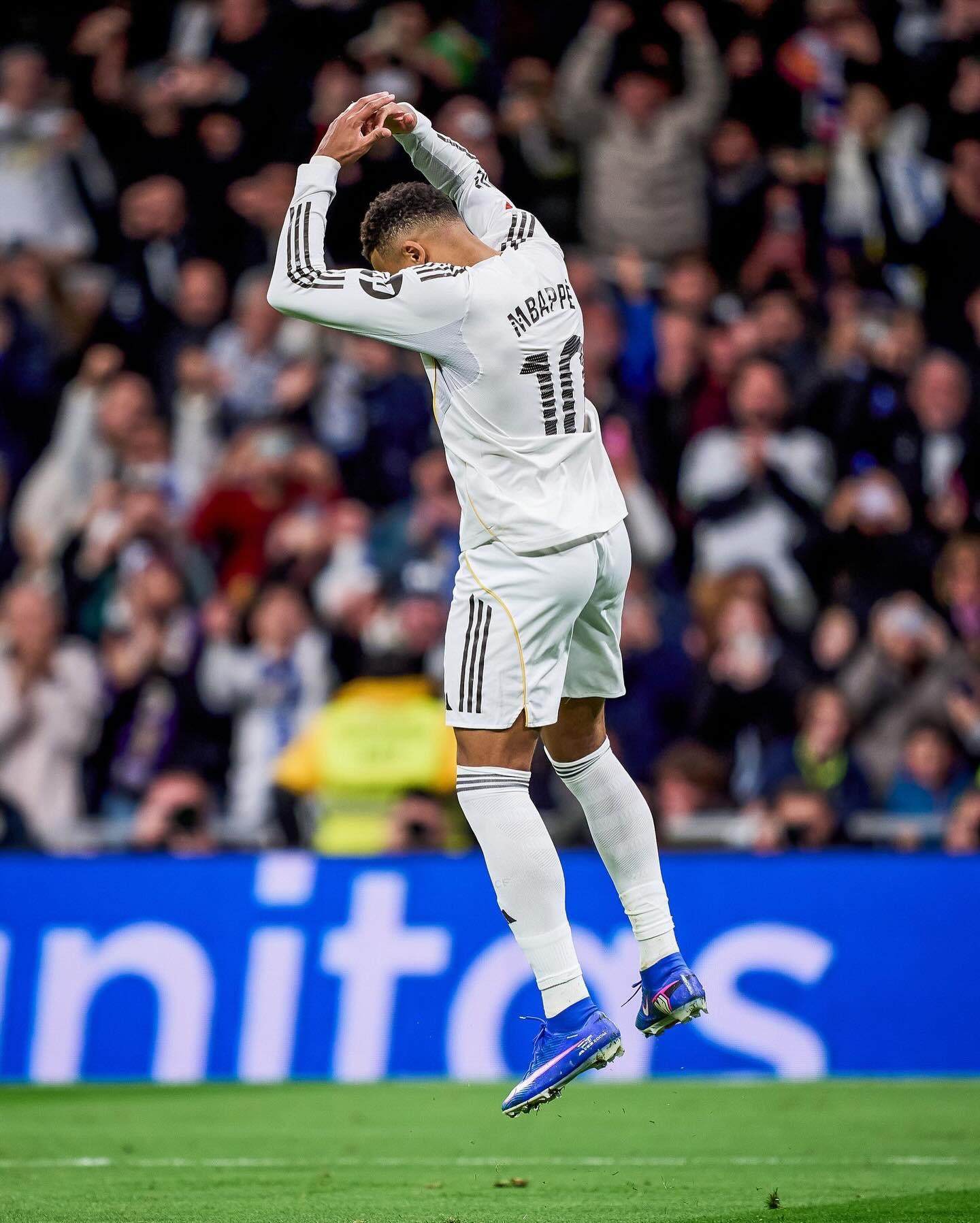 詹姆斯：里夫斯现在是我们的核心成员，他也想要承担这份责任（詹姆斯：里夫斯已是球队核心，愿主动肩负重任）