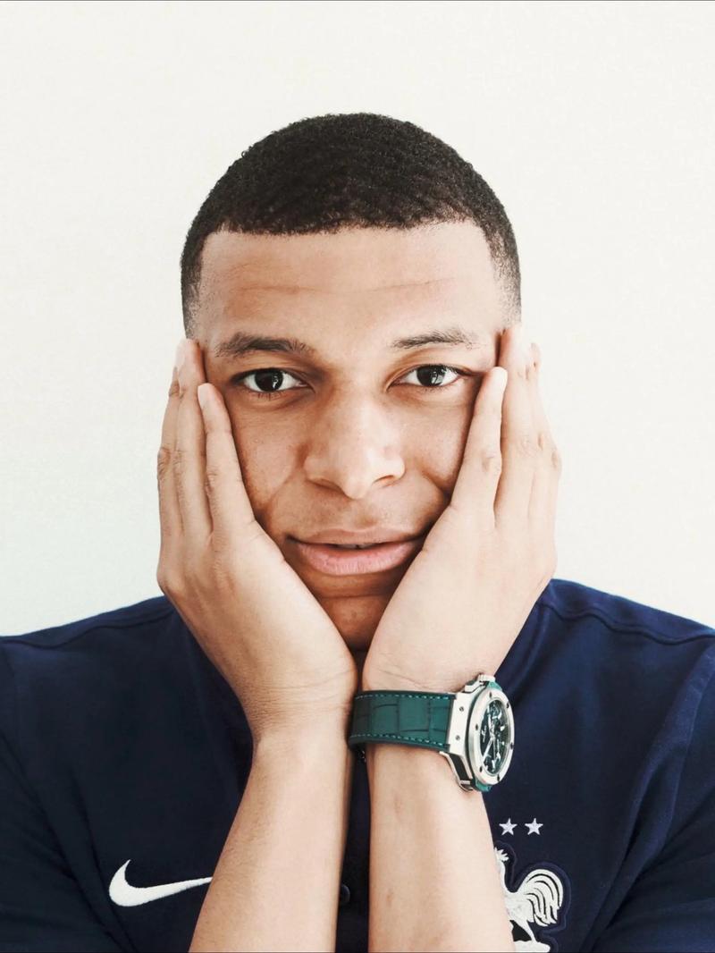 官方：恰尔汗奥卢当选国米10月队内最佳球员（国米官宣：恰尔汗奥卢荣膺球队十月最佳）