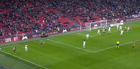 萨拉赫称俱乐部将其当替罪羊，新闻官反应愕然（萨拉赫称遭俱乐部当替罪羊，新闻官当场愕然）