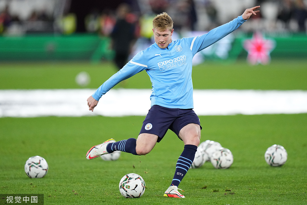 斯基拉：阿森纳正在关注铃木彩艳，有意在下个赛季引进他（斯基拉：阿森纳有意引进铃木彩艳，已将其列为下赛季目标）