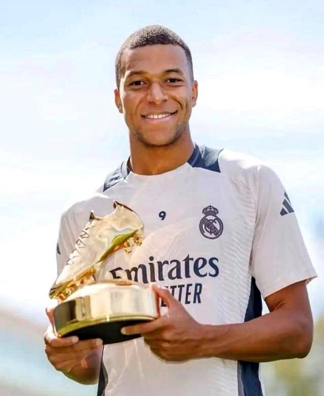 汉堡与托特纳姆热刺就武什科维奇的租借事宜进行了正式谈判（汉堡与托特纳姆热刺正式磋商武什科维奇租借事宜）