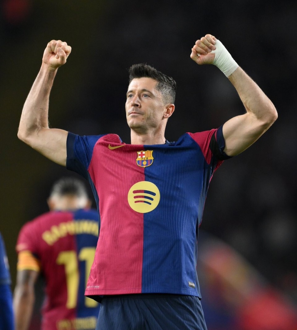 龙赛罗：阿隆索曾说皇马要踢摇滚足球，现在既不摇滚也无节奏（龙赛罗：阿隆索曾称皇马要踢摇滚风，如今既不摇滚也没节奏）