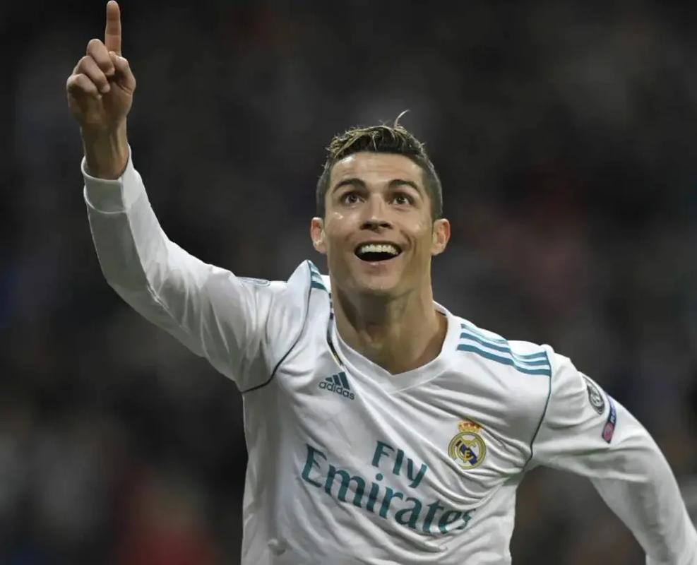 德天空：谢什科尚未表明他的选择，周二会是关键的一天（德天空：谢什科仍未做出决定，周二将成关键节点）