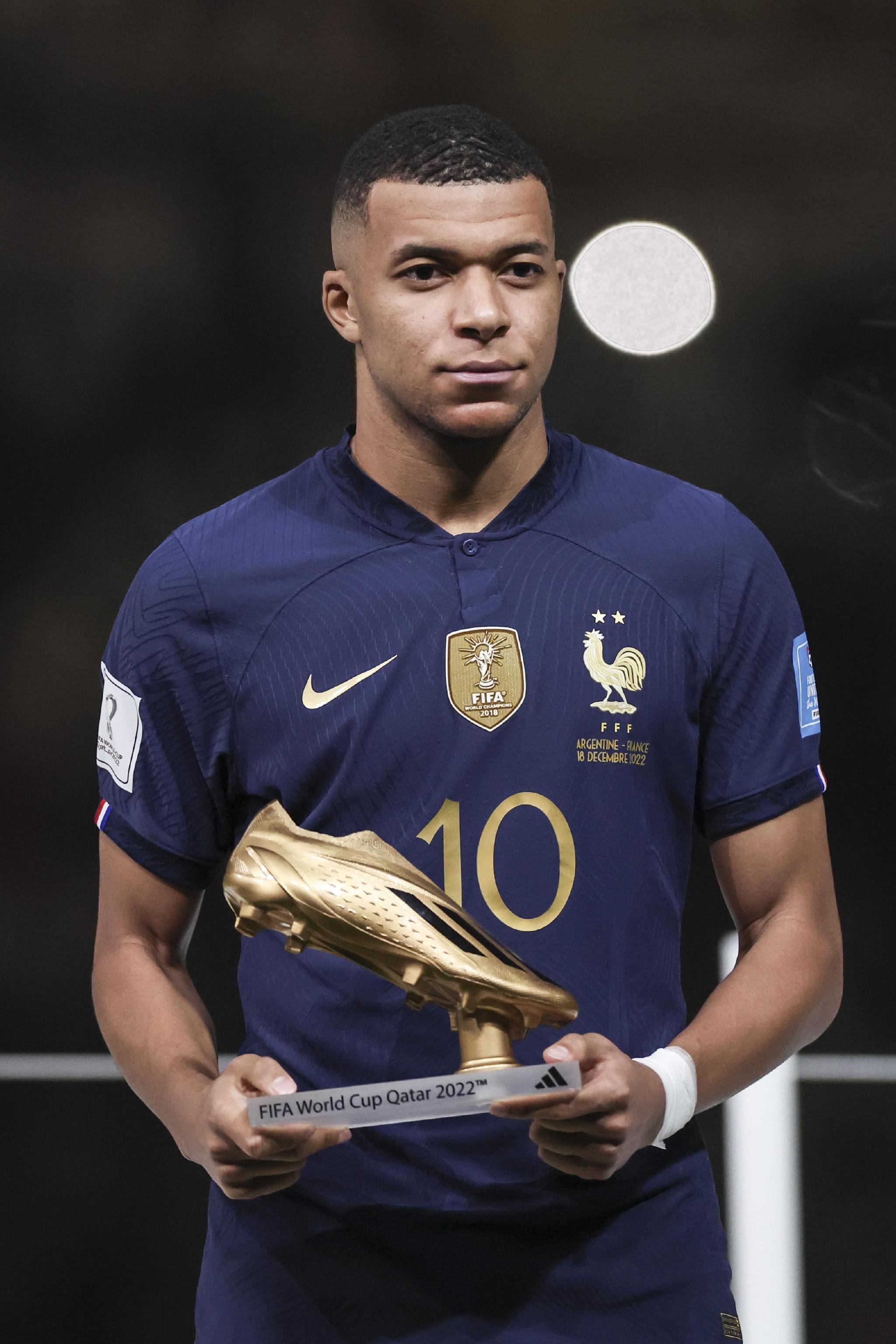 齐达内空降上海！回应 “齐玄宗” 标签，揭秘欧冠三连真相（齐达内现身上海！直面“齐玄宗”外号，解密欧冠三连冠背后的真相）