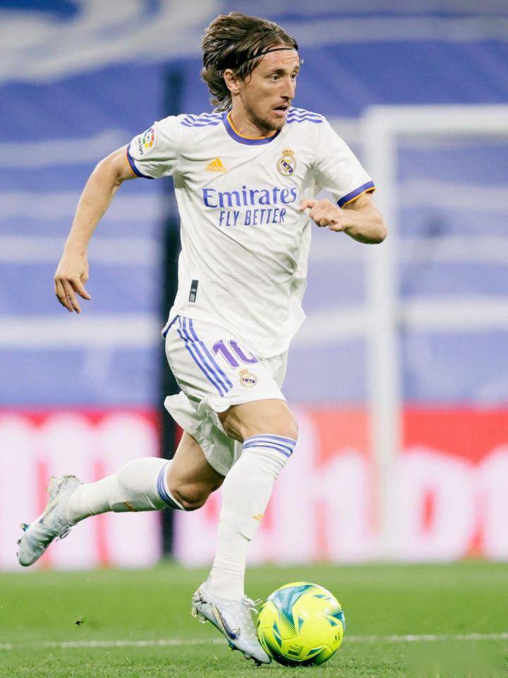 詹姆斯球队单场两人同砍35+，首次他不是其中之一（詹姆斯所在队单场两人同砍35+，生涯首次他非其一）