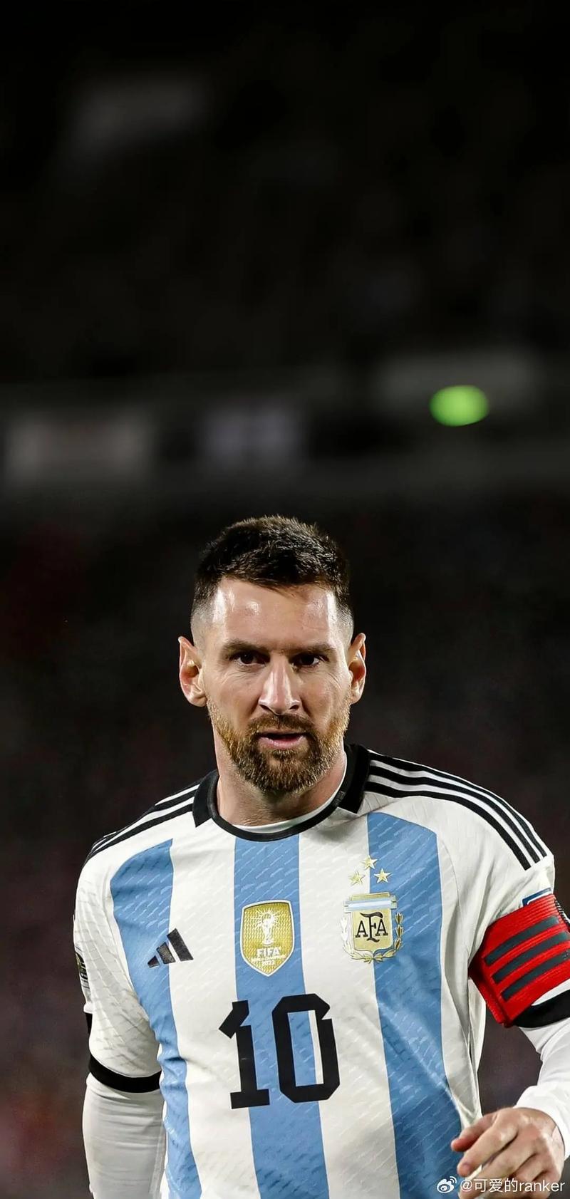 波兰媒体：莱万收到米兰、沙特和美职联报价，米兰愿签约两年（波媒：莱万获米兰、沙特球队和MLS报价，AC米兰愿提供两年合同）